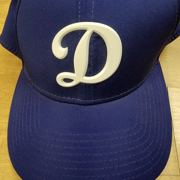 Dodgers Baseball Cap New Era 39 thirty "D" Decal - Picture 3 of 7